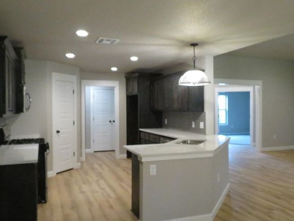 3rd image of 4711 White Oak Dr