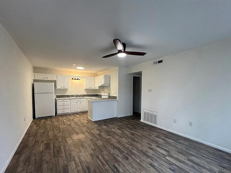 503 W Allen 5/b #5 — Photo 7