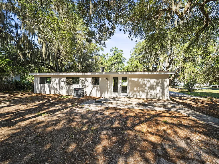 1608 Madrid Ave — Photo 8