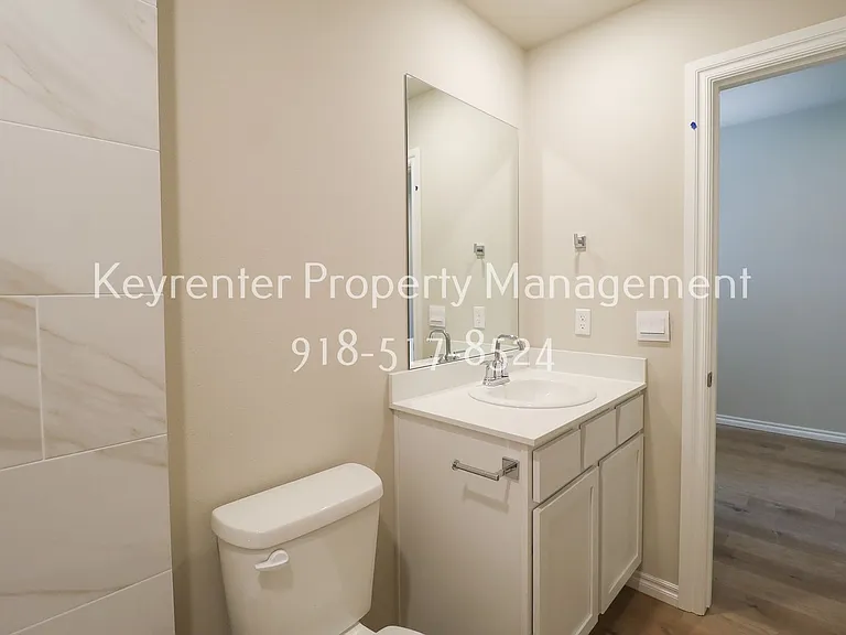 15610 S 75th East Ave — Photo 9