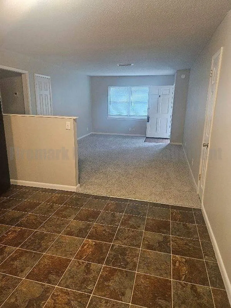 Three Bedroom Duplex in Washington Hills! — Photo 4