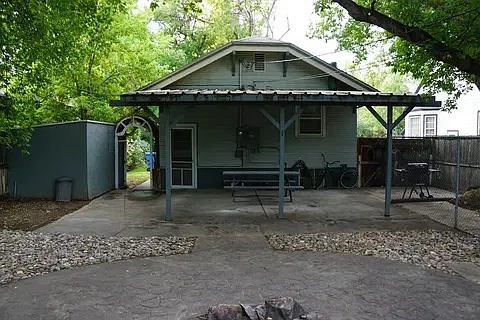 2 bed, $1,200 — Photo 2