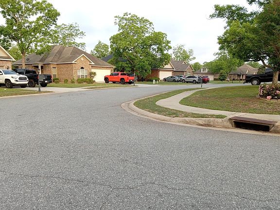 4th image of 126 Parkview Grv