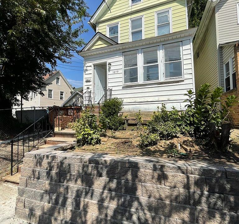 1st image of 1679 Castleton Ave
