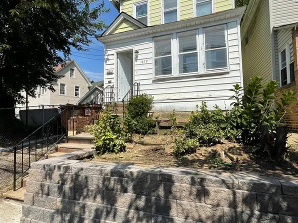 1679 Castleton Ave, Staten Island, NY 10302