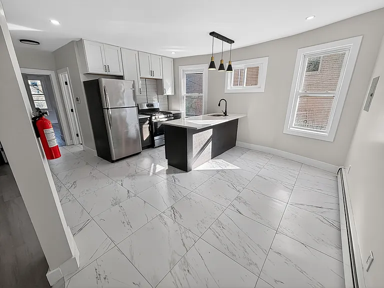 112 Milford Ave #A — Photo 5