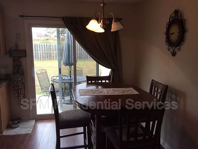 321 Rose Bud Ln — Photo 5