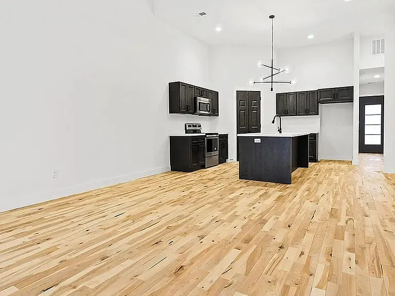 105 & 107 E Maplewood Ln — Photo 18