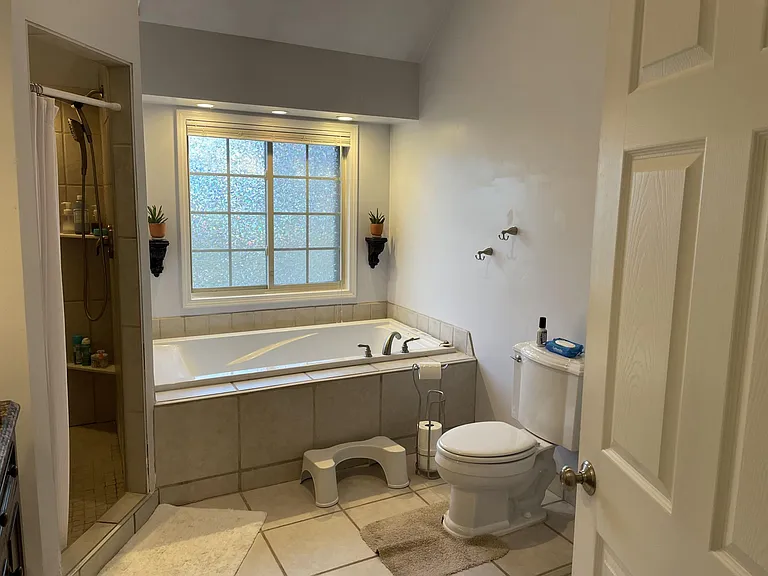 1811 Eastport Dr — Photo 19
