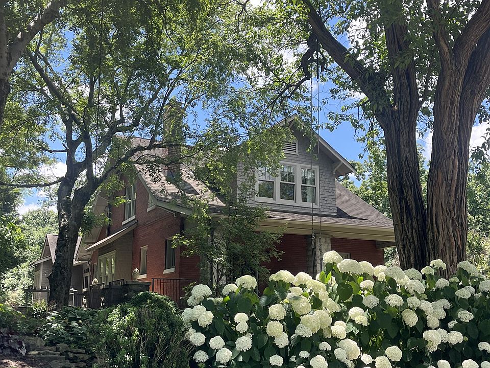 2nd image of 1807 Ashwood Ave