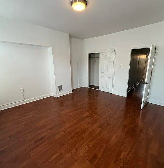 2415 N Douglas St — Photo 12
