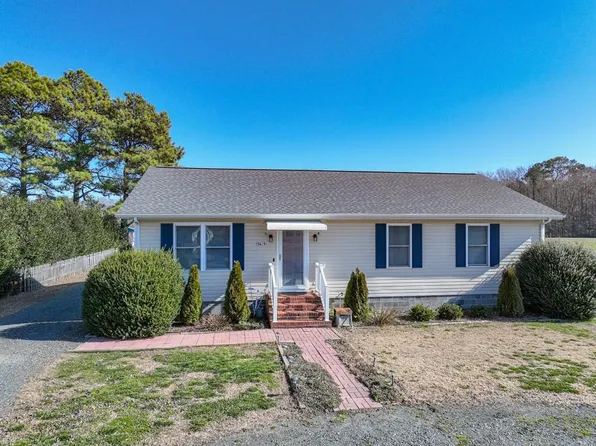 36191 Mason St, Belle Haven, VA 23306
