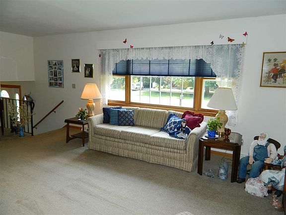 5th image of 4 Birch Ln