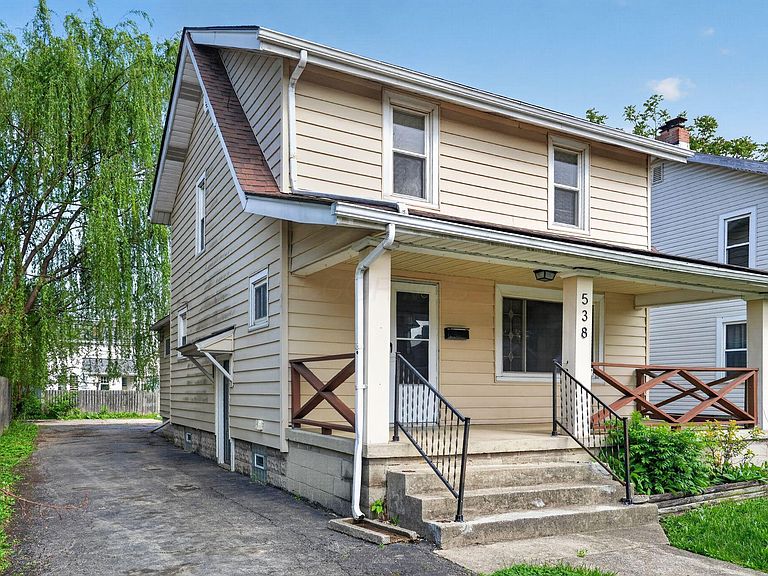 Listing photo 2