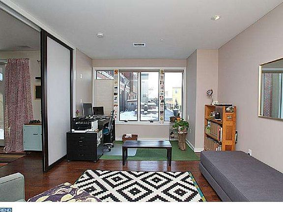 5th image of 1247 E Columbia Ave APT 11