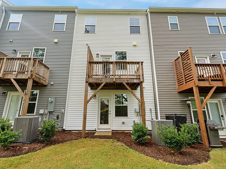 1090 Shoreside Dr — Photo 17
