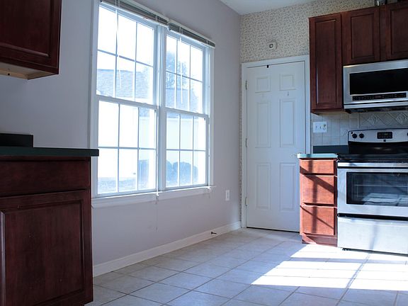 3rd image of 6801 Winthrop Ct