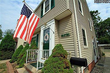 5th image of 21721 Kenison Ave