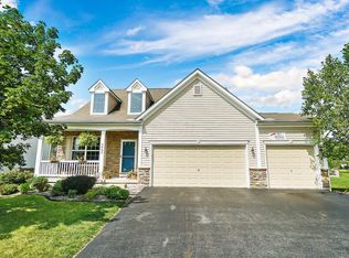 5963 Platinum Dr, Grove City, OH 43123