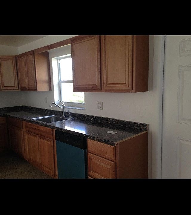 2nd image of 10174 Plant Dr
