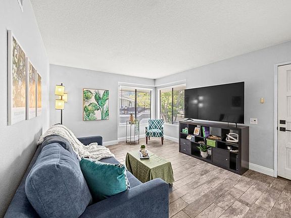 3rd image of 25685 Sycamore Pointe #3G