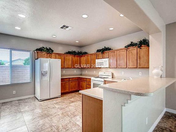 5th image of 7052 S Bocaire Dr