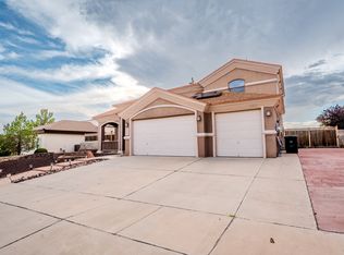 425 Emerald Shore Ln, Socorro, TX 79928