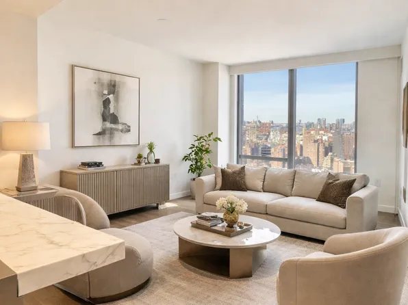 1 Manhattan Square image 1 of 40