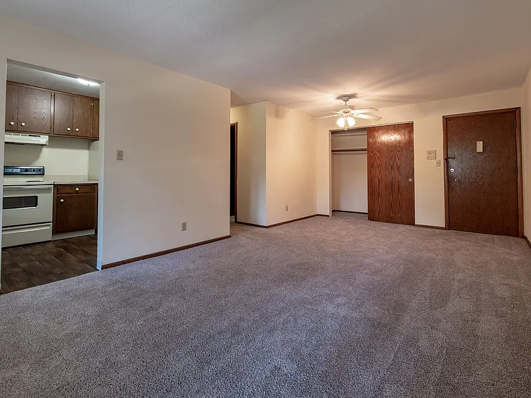 Imperial Heights Apartments — Photo 55