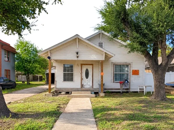 325 E Avenue C, Robstown, TX 78380