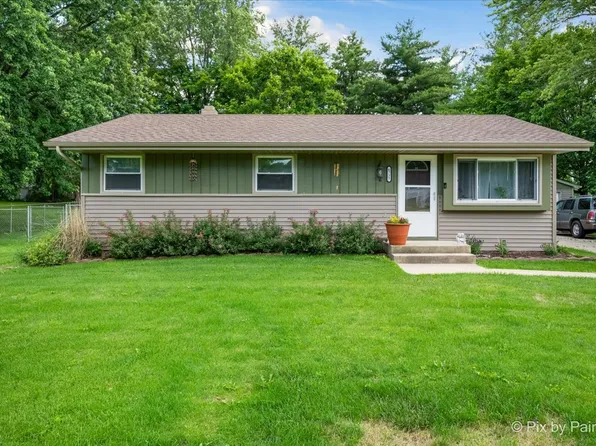 6735 Country Ln, Rockford, IL 61109