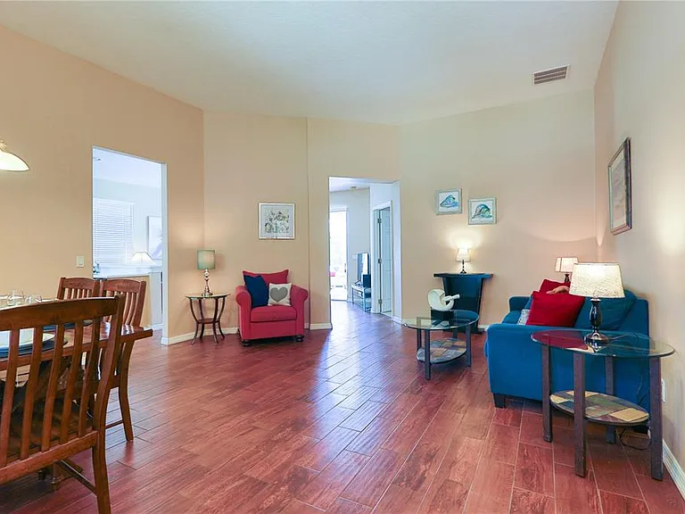331 Henley Cir — Photo 2
