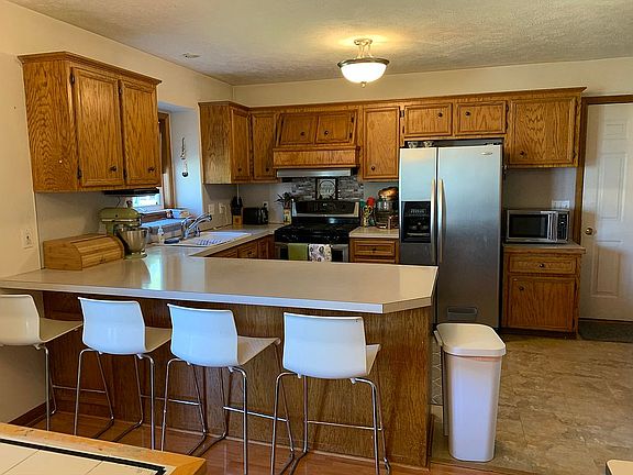 Kitchen - Appliances Stay!
