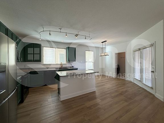 4th image of 1041 Holly Anne Ln