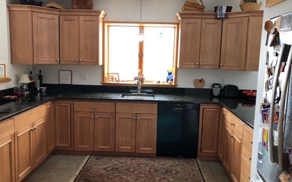 Maple cabinets granite