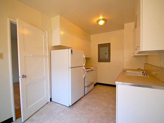 4th image of 1786 Spruce St APT 203