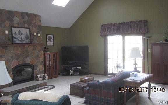 5th image of 9 Lucille Dr