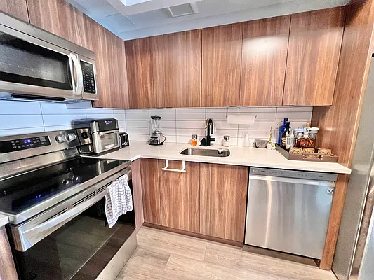 Rented by ERNY LLC | media 24