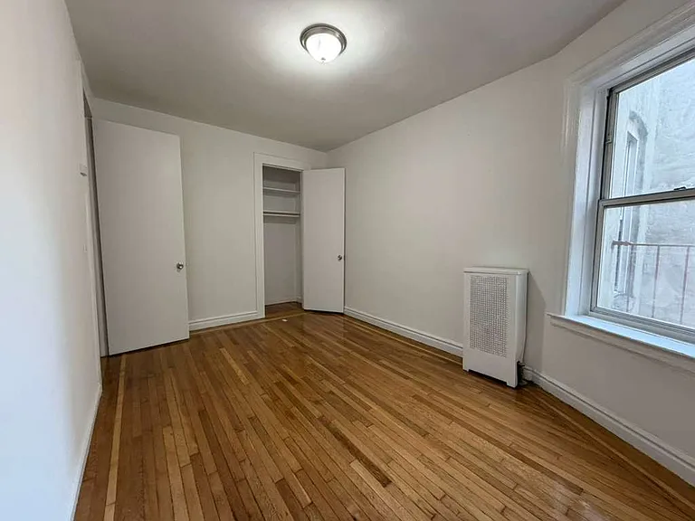 2180 Ryer Ave #4 — Photo 12