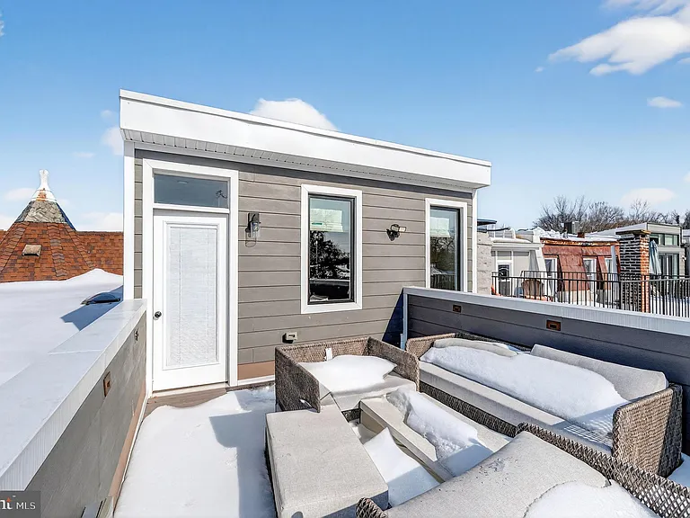 32 Adams St NW — Photo 48
