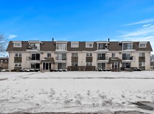 7932 W 93rd St APT 2D, Hickory Hills, IL 60457