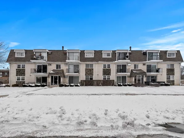 7932 W 93rd St APT 2D, Hickory Hills, IL 60457
