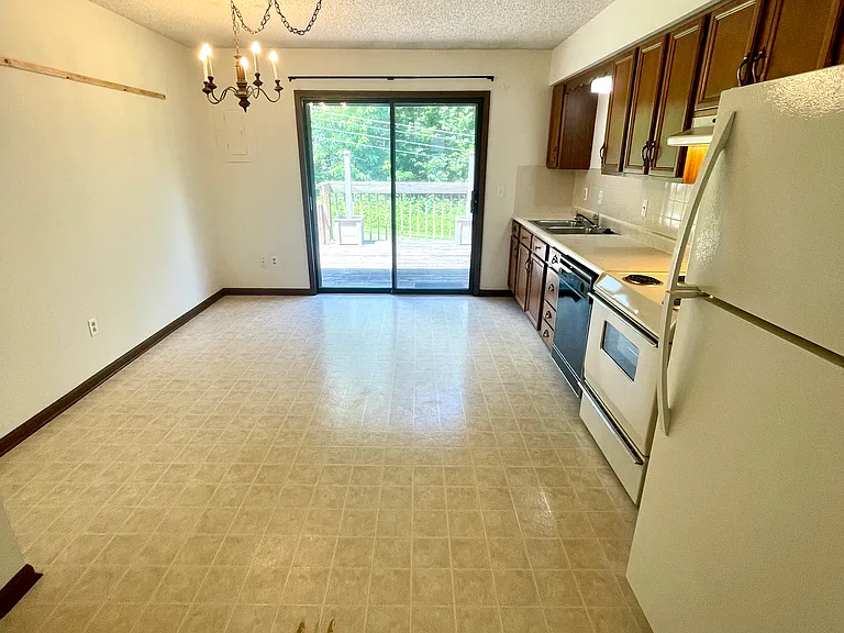 4515 W Millbrook Dr #H — Photo 4
