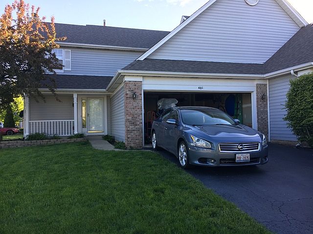 2nd image of 401 Carriage Ct