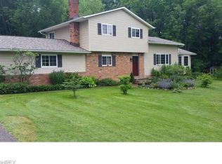 11585 Lower Chelsea Dr, Chardon, OH 44024