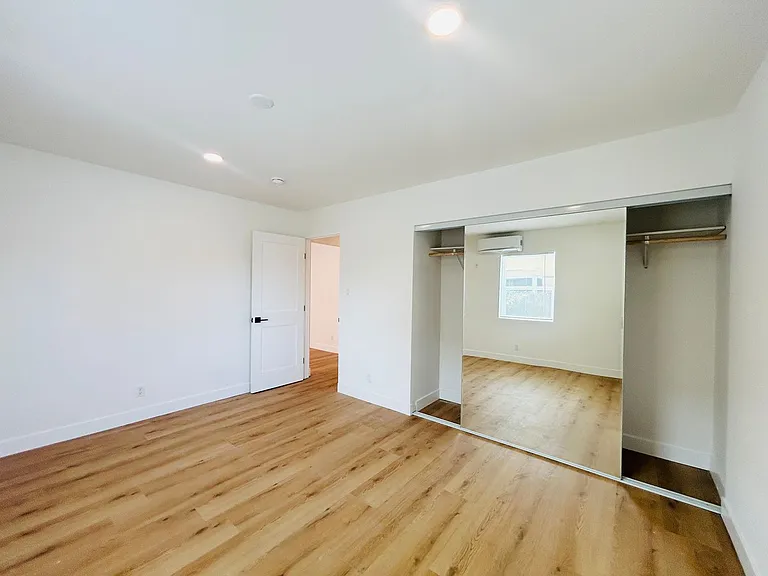 9011 Ramsgate Ave — Photo 8