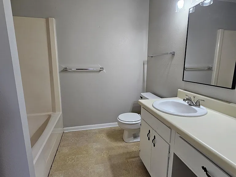 2388 Gregory Dr — Photo 36