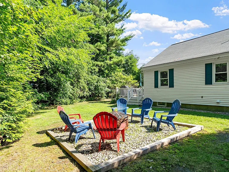 68 Oak Hill Rd — Photo 4