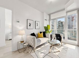 33 Bay St #3305, Toronto, ON M5J 2Z3