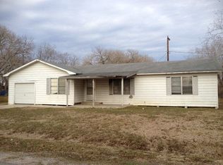 107 Martin Rd, Port Lavaca, TX 77979